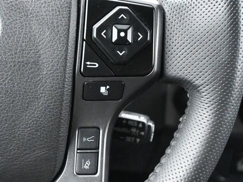 Used 2023 Toyota Tacoma TRD Off-Road w/ Technology Package AWD/4WD image 7