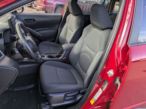 Used 2022 Toyota Corolla Cross LE image 7