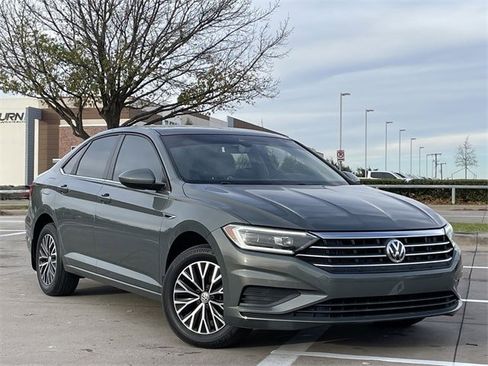 Used 2019 Volkswagen Jetta SEL image 2