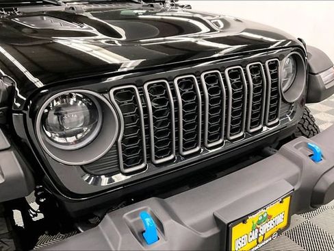 Used 2025 Jeep Wrangler Unlimited Rubicon 4xe w/ Safety Group AWD/4WD image 31