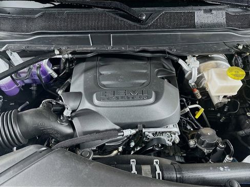 New 2026 RAM 2500 Laramie AWD/4WD image 18