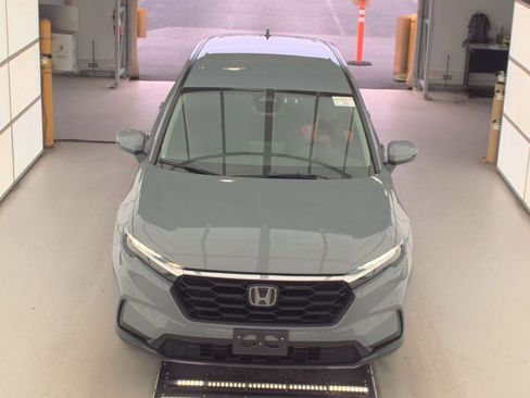 Used 2024 Honda CR-V LX image 3