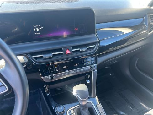 Used 2025 Kia Seltos S image 18