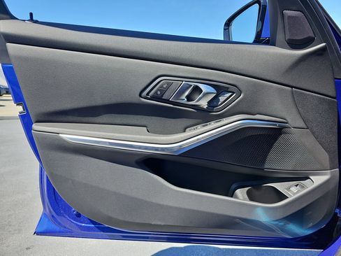 New 2026 BMW 330i Sedan w/ M Sport Package image 27