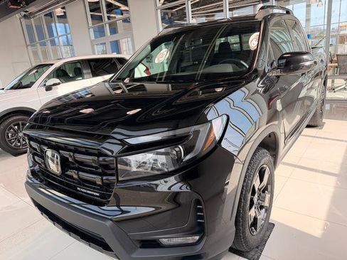 Used 2024 Honda Ridgeline Black Edition image 2