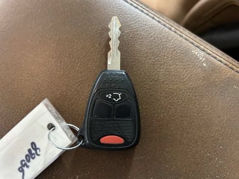 Used 2012 Jeep Liberty Limited AWD/4WD image 26