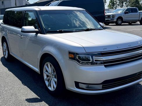 Used 2019 Ford Flex Limited AWD/4WD image 4
