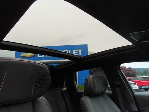 Used 2024 Cadillac Lyriq Sport RWD image 46