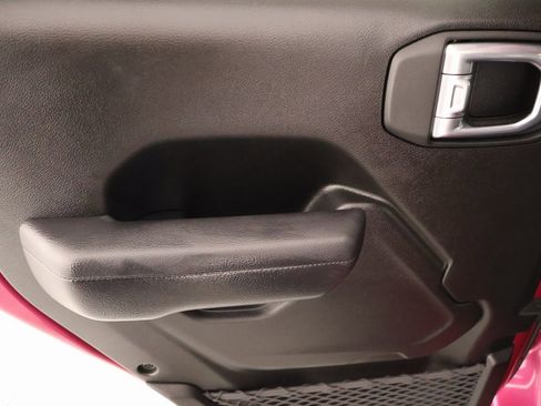 Used 2024 Jeep Wrangler Sport S image 16