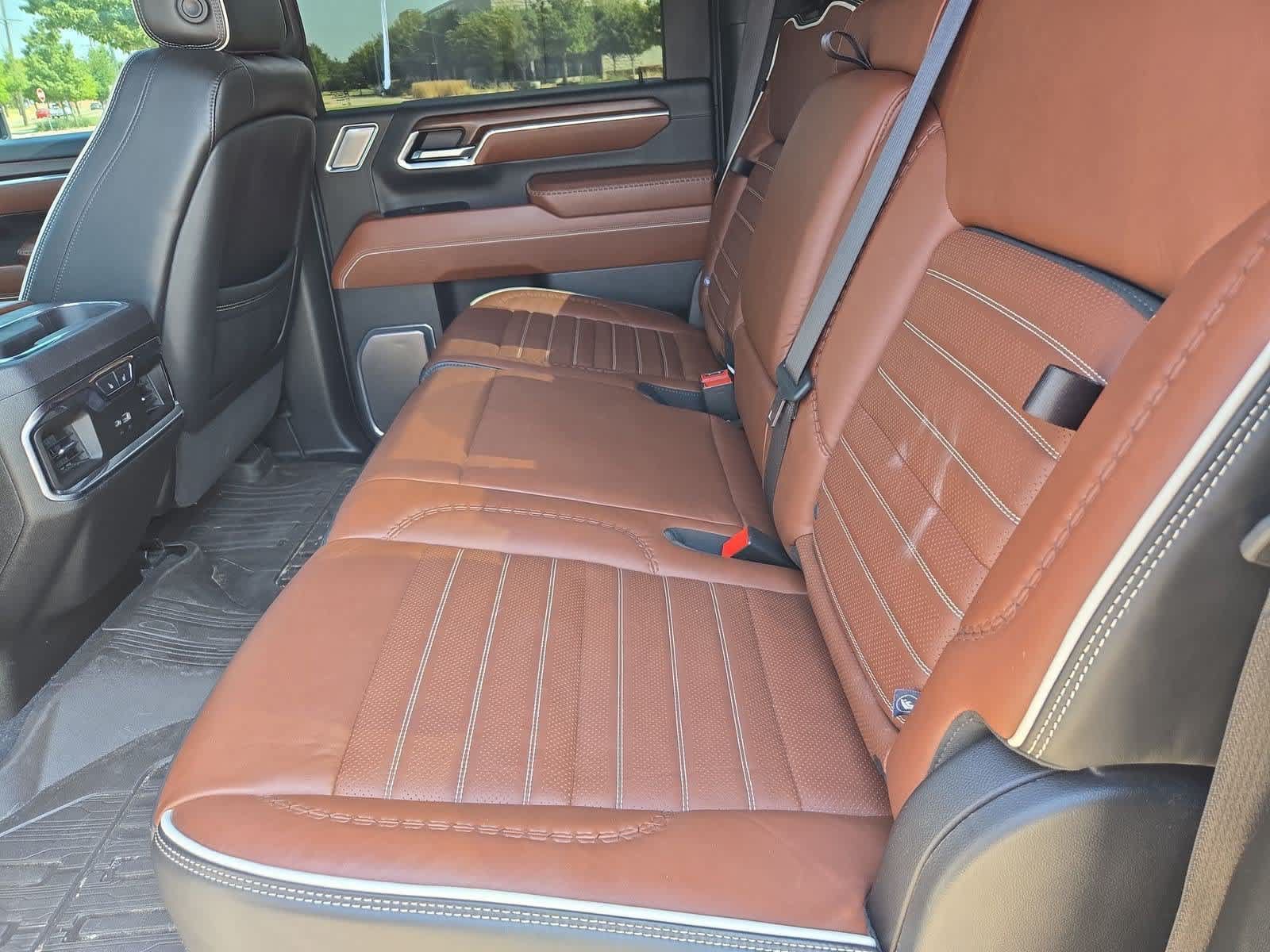 Used 2024 GMC Sierra 3500 Denali Ultimate AWD/4WD image 19