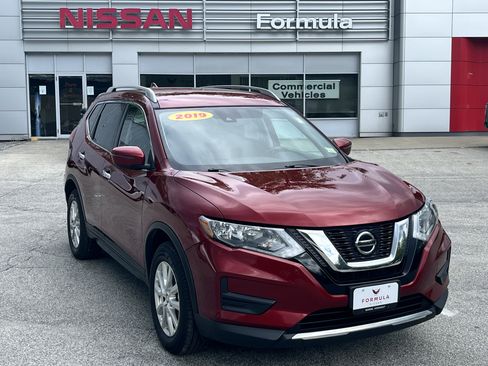 Used 2019 Nissan Rogue SV AWD/4WD image 1