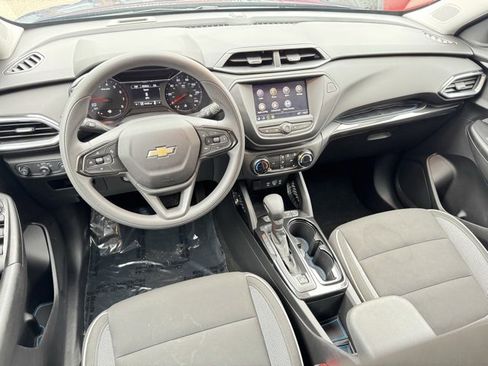 Certified 2022 Chevrolet TrailBlazer LT w/ LPO, Blackout Package image 7
