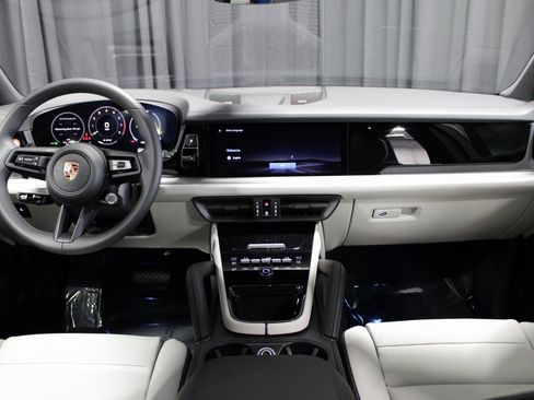 New 2026 Porsche Cayenne image 23