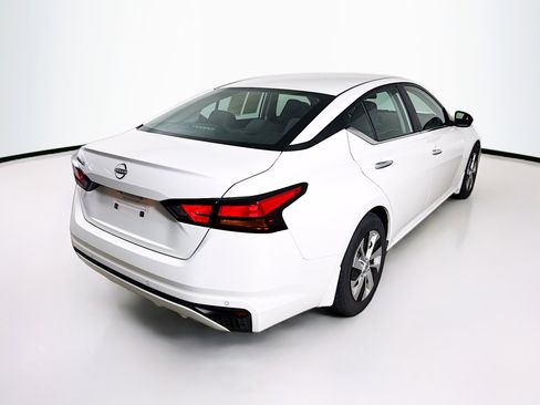 Used 2024 Nissan Altima 2.5 S FWD image 30