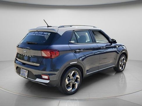 Used 2023 Hyundai Venue Limited FWD image 7