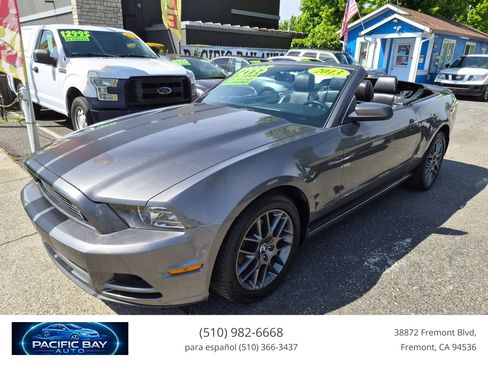 Used 2013 Ford Mustang Premium RWD image 3