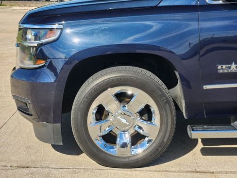 Used 2017 Chevrolet Tahoe LT w/ LT Signature Package image 7