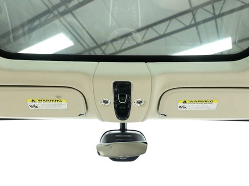 Used 2021 Aston Martin DBX AWD/4WD image 42