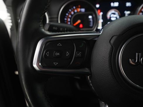 Used 2018 Jeep Wrangler Unlimited Sahara image 19