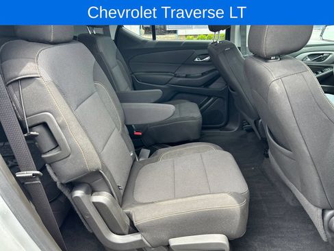Used 2020 Chevrolet Traverse LT FWD image 11