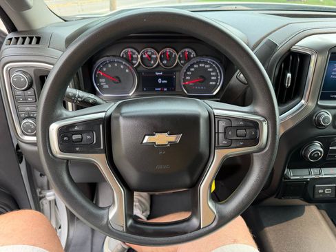 Used 2019 Chevrolet Silverado 1500 LT AWD/4WD image 20