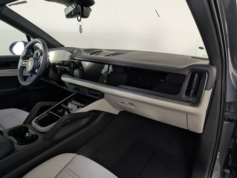 New 2026 Porsche Cayenne AWD/4WD image 18