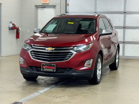 Used 2020 Chevrolet Equinox Premier image 3