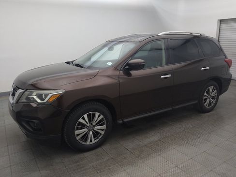 Used 2019 Nissan Pathfinder SL FWD image 2