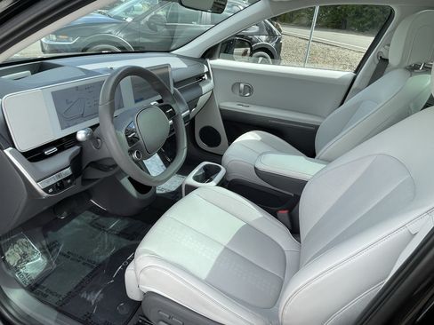 Certified 2023 Hyundai Ioniq 5 Limited AWD/4WD image 9