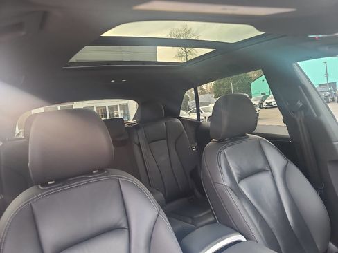 Used 2019 Audi Q8 Premium image 34