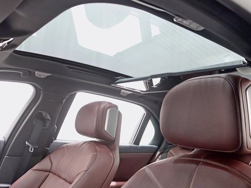 Used 2023 BMW i7 xDrive60 w/ Executive Package 2 image 34