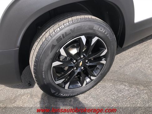 Used 2021 Chevrolet TrailBlazer LT FWD image 25