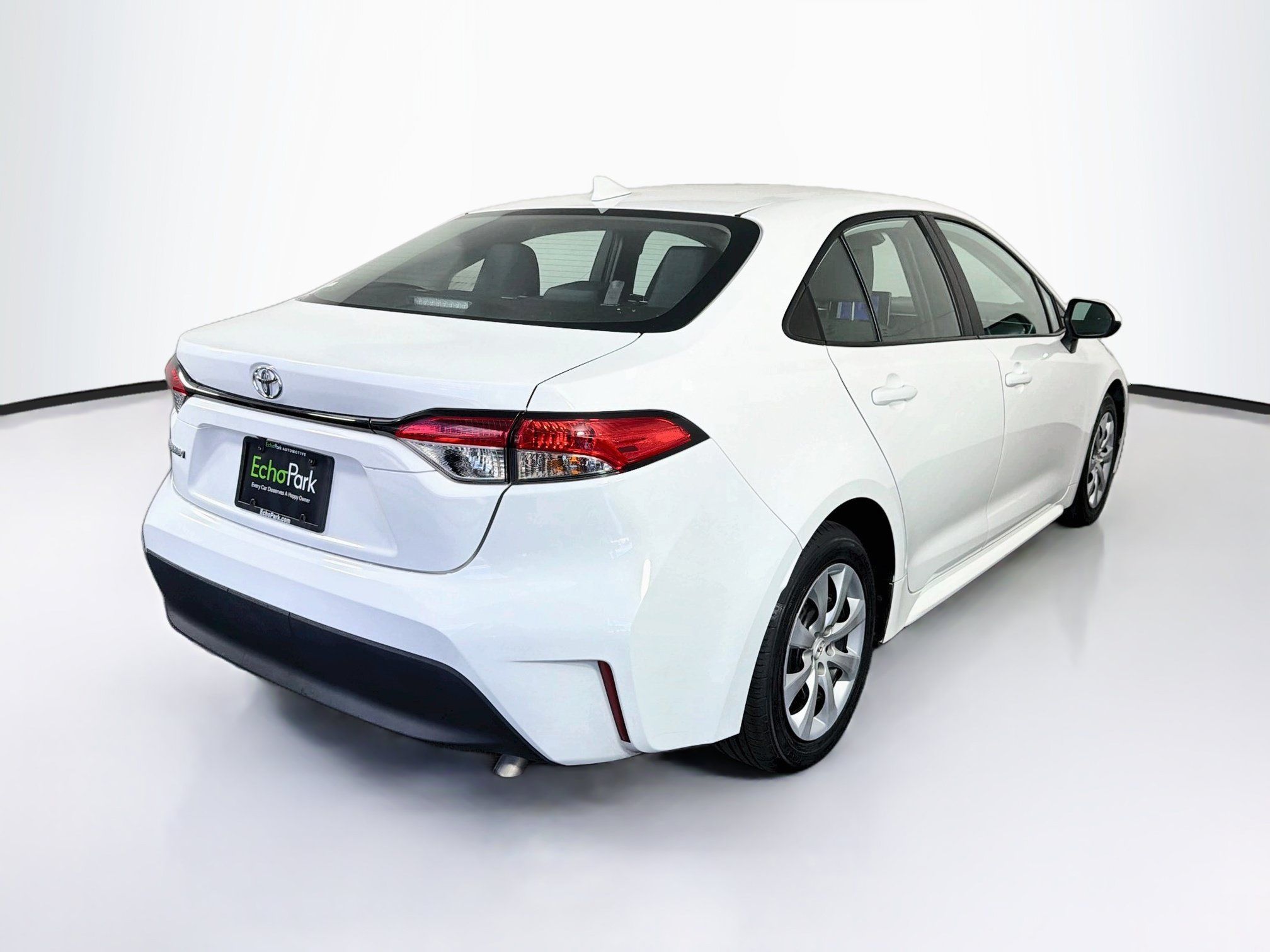 Used 2025 Toyota Corolla LE FWD image 9