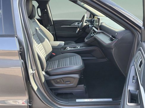 New 2026 Ford Explorer ST-Line w/ ST-Line Street Pack AWD/4WD image 16