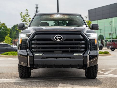 Used 2025 Toyota Tundra SR5 w/ SR5 Convenience Package AWD/4WD image 2