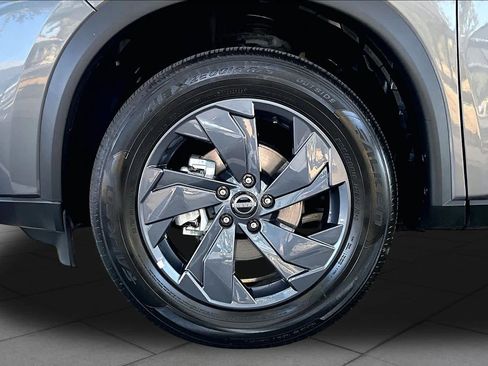 Used 2026 Nissan Rogue SV FWD image 10