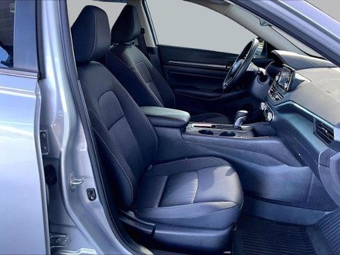 Certified 2024 Nissan Altima 2.5 S FWD image 9