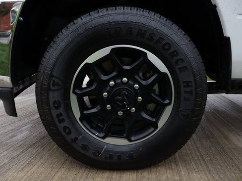 Used 2025 RAM 3500 Laramie image 32