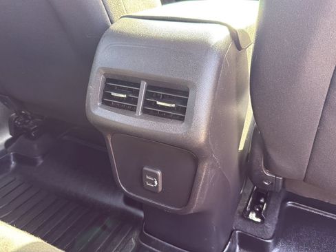 Used 2024 Chevrolet Equinox LS w/ LS Convenience Package FWD image 28
