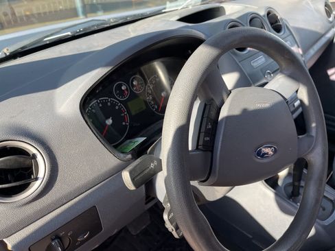 Used 2013 Ford Transit Connect XLT image 28