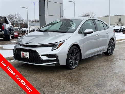 Used 2024 Toyota Corolla SE image 7