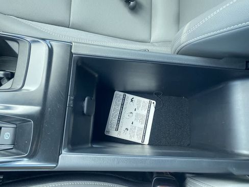 Used 2025 Toyota Camry SE w/ Convenience Package image 21