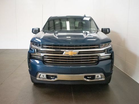 Used 2019 Chevrolet Silverado 1500 High Country w/ Technology Package AWD/4WD image 2