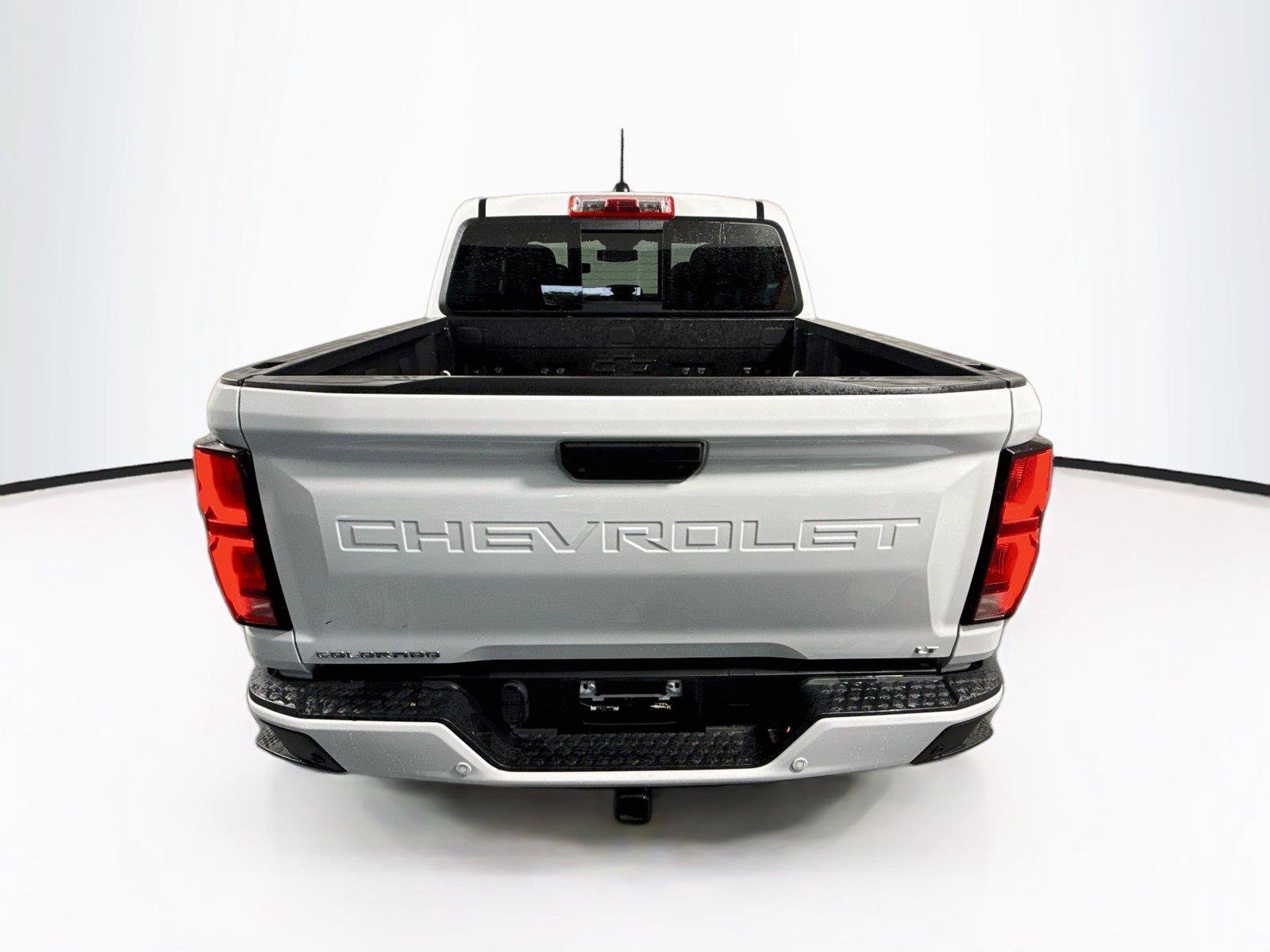Used 2024 Chevrolet Colorado LT w/ LT Convenience Package III AWD/4WD image 4
