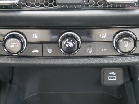 Used 2023 Honda HR-V LX image 18