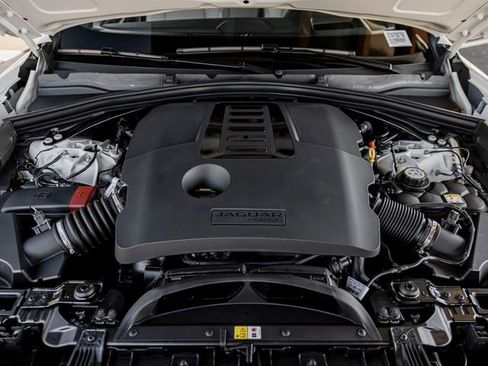 New 2026 Jaguar F-PACE R-Dynamic S image 31