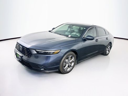 Used 2024 Honda Accord EX image 3