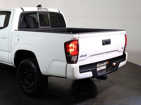 Used 2023 Toyota Tacoma SR AWD/4WD image 12