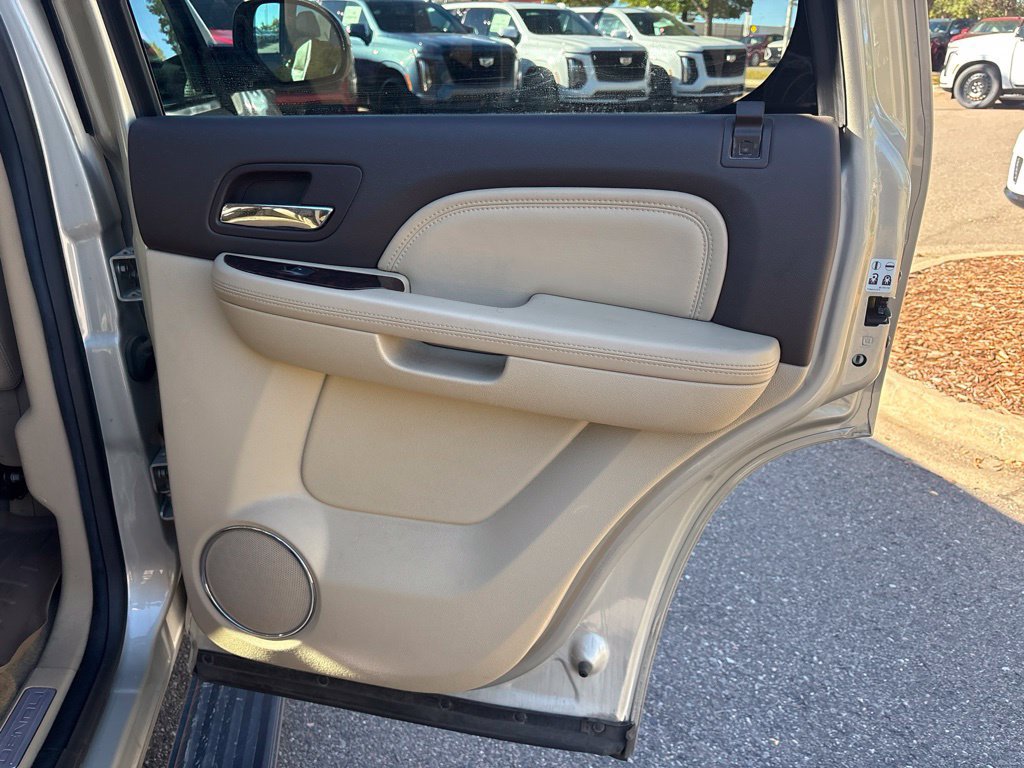 Used 2014 GMC Yukon Denali AWD/4WD image 23