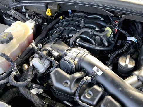 Used 2023 Jeep Grand Cherokee Limited image 34